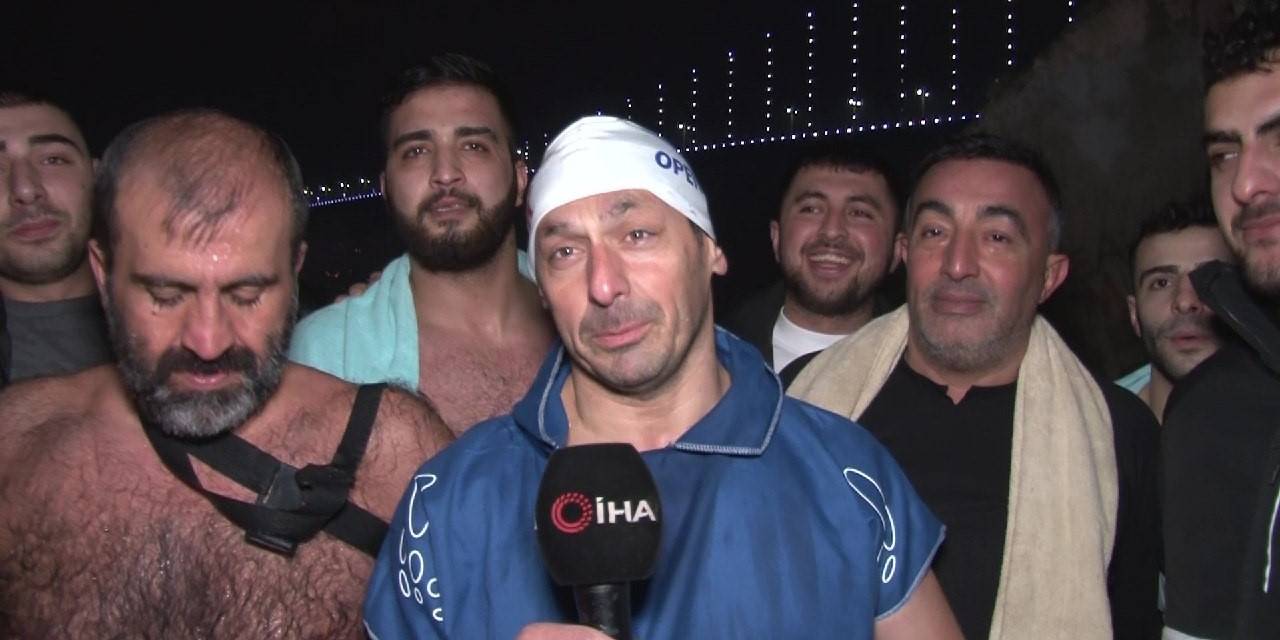 Yeni Yılı Kuzguncuk’ta Denize Girerek Kutladılar