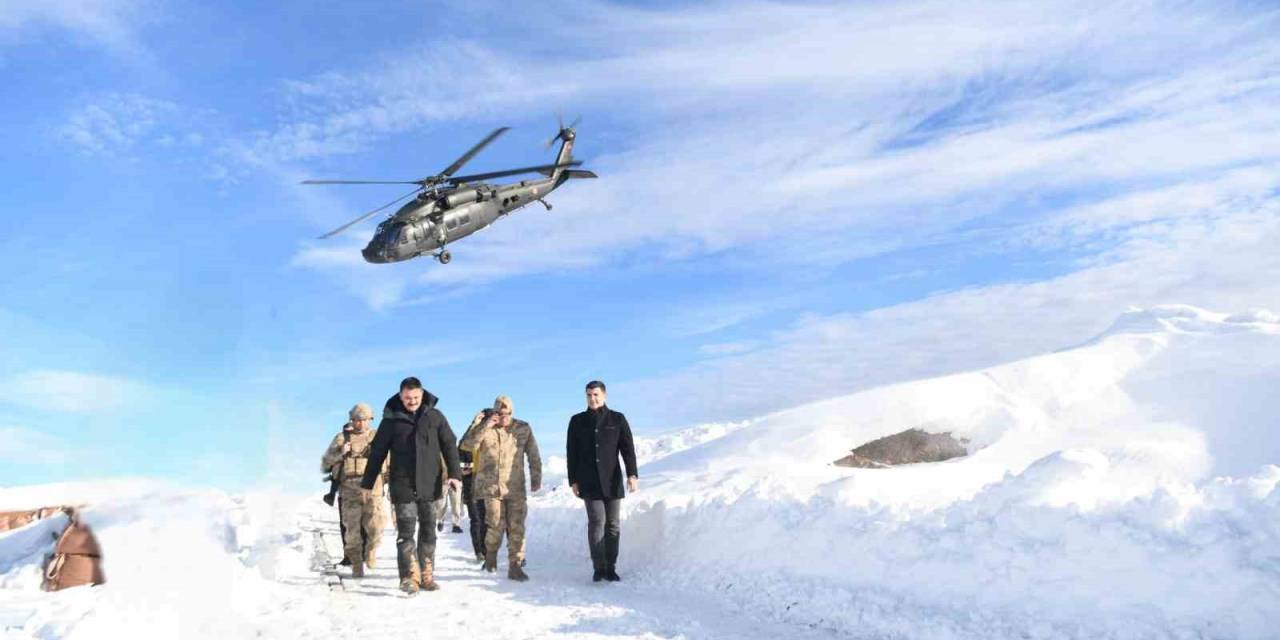 Vali Tekbıyıkoğlu Üst Bölgesindeki Mehmetçik İle Bir Araya Geldi