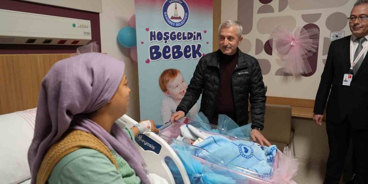 Gaziantep’te Yeni Yılın İlk Bebeği Dünyaya Gözlerini Açtı