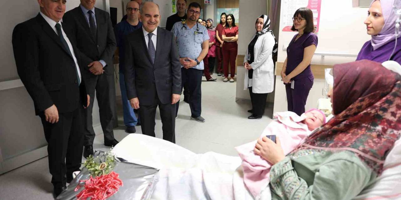 Konya’da 2024’ün İlk Bebeği Amine Bebek Oldu