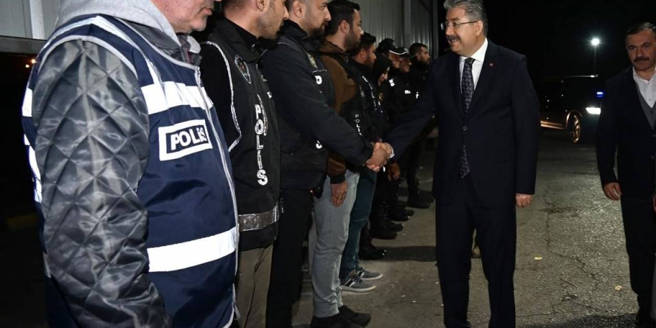 Osmaniye Valisi Yılmaz, Yeni Yıla Görevi Başında Girecek Olan Personeli Ziyaret Etti