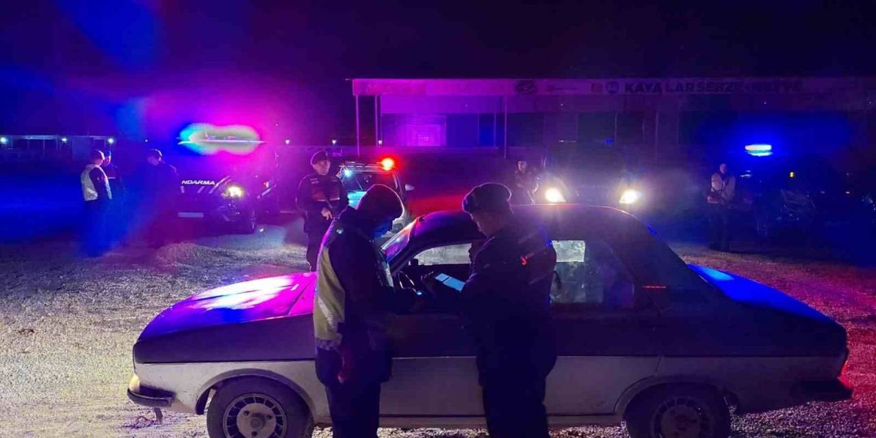 Burdur’da Yeni Yıl Güvenlik Tedbirleri Uygulamalarında 4 Araca Ceza Yağdı