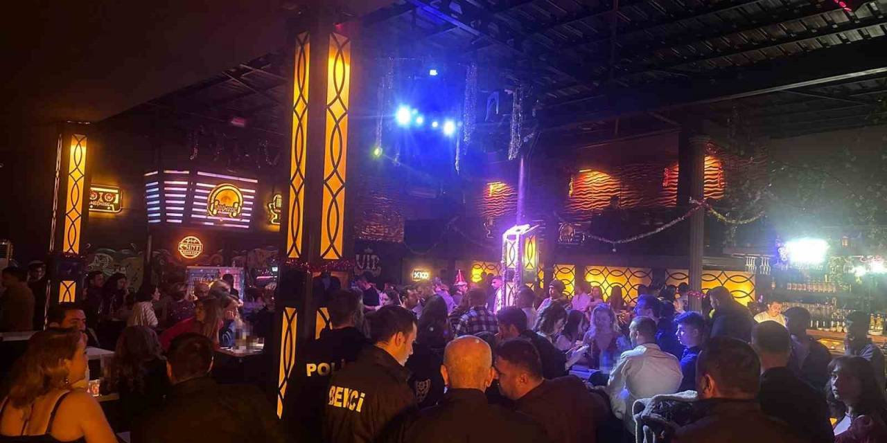 Edremit İlçe Emniyet Müdürlüğü’nden Yılbaşı Uygulaması