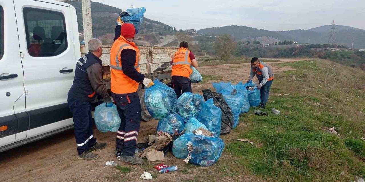 30 Torba Çöp Topladılar