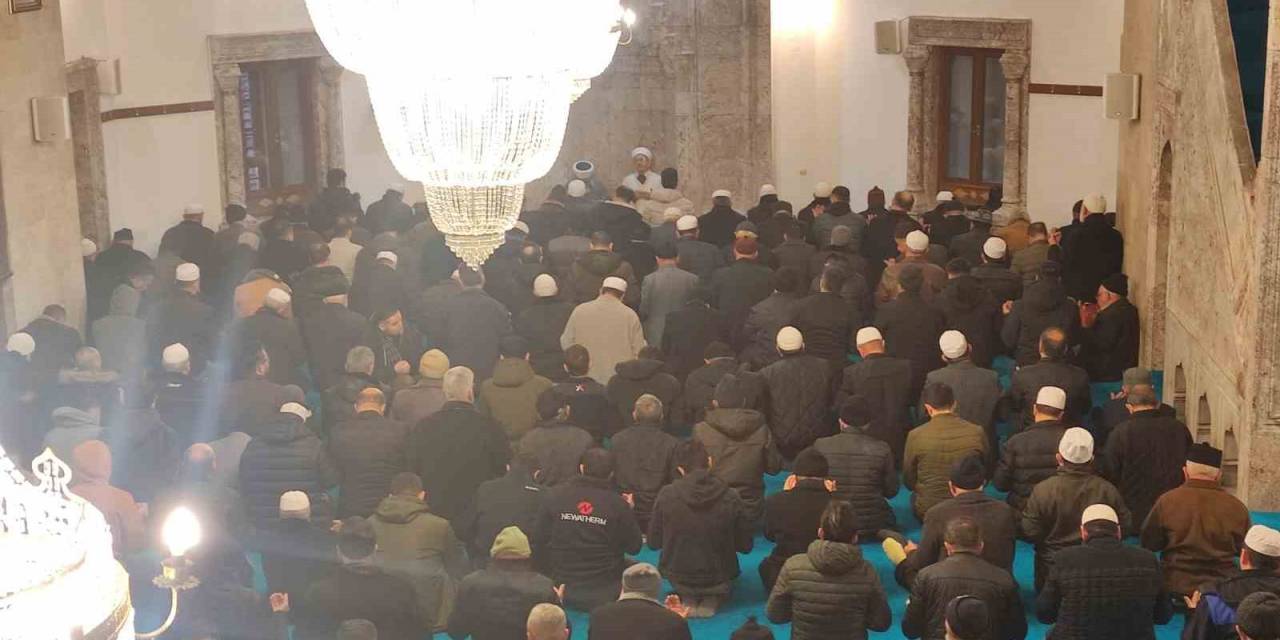 2024 Yılının İlk Sabahında Aileler Camilere Akın Etti