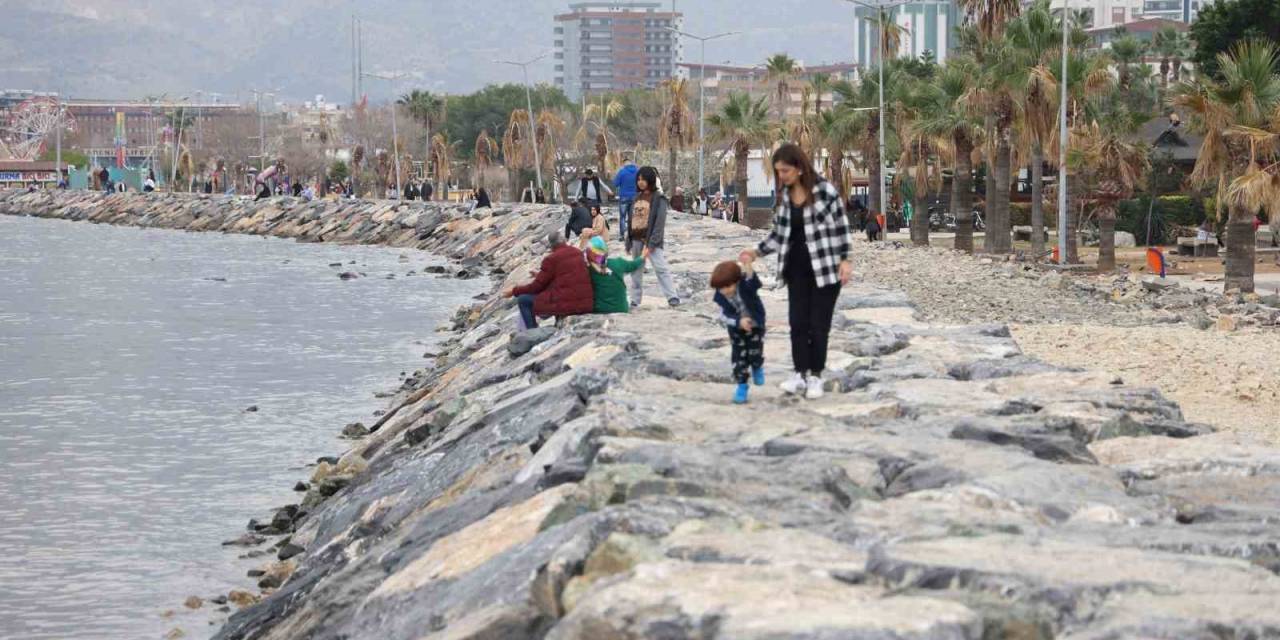 Depremin Vurduğu Hatay’da, Vatandaşlar Yeni Yılın 2023’ü Unutturmasını Temenni Etti