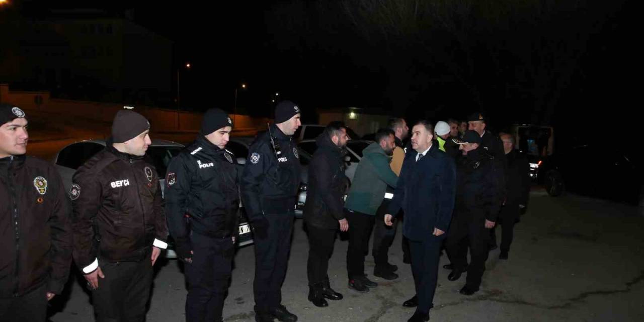 Görevi Başındaki Güvenlik Güçleri Ve Sağlık Personellerine Yeni Yıl Ziyareti