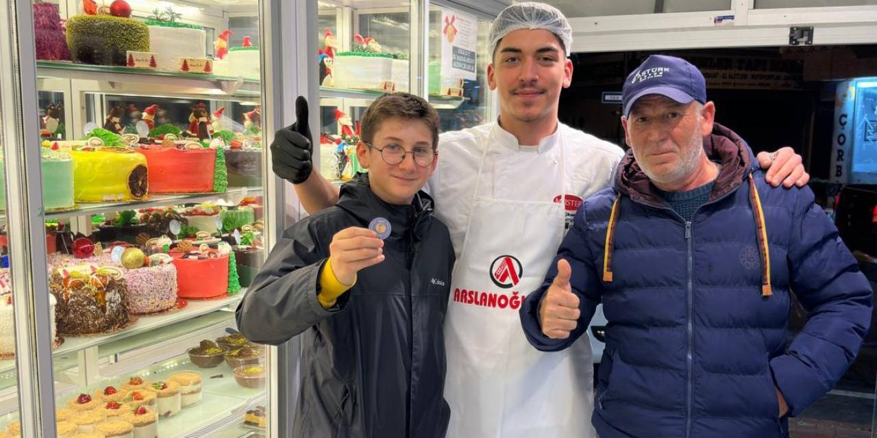 Pastasından Altın Çıktı