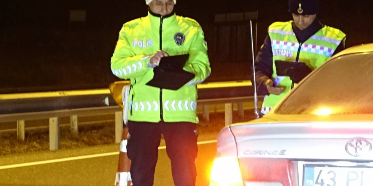 Tavşanlı’da Yeni Yıla Girildiği Saatlerde Trafik Denetimi Arttırıldı