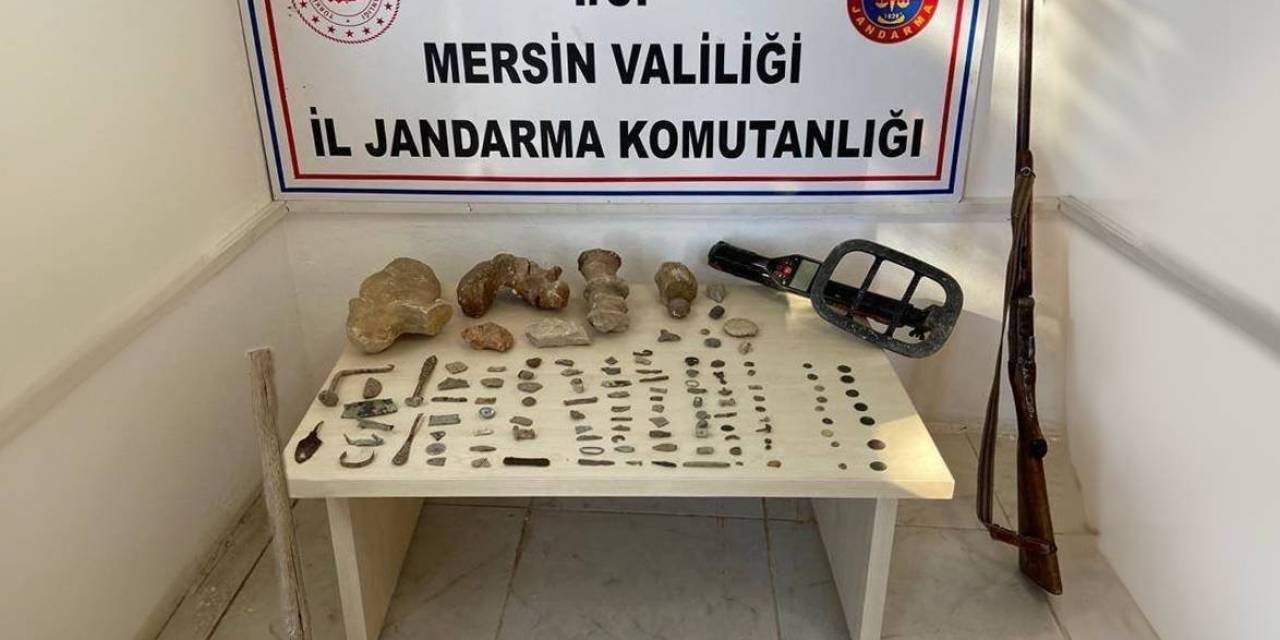 Kaçak Kazı Yaparken Yakalandı, Evinde Tarihi Eserler Çıktı