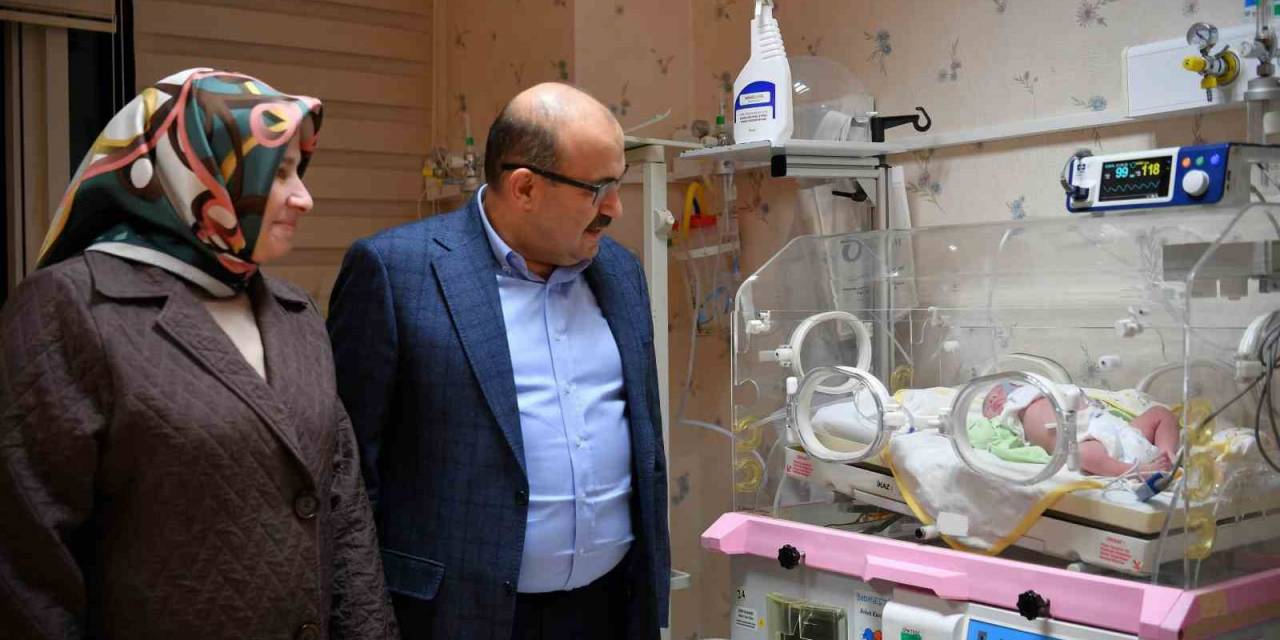 Balıkesir’de Yeni Yılın İlk Bebekleri İkizler Oldu