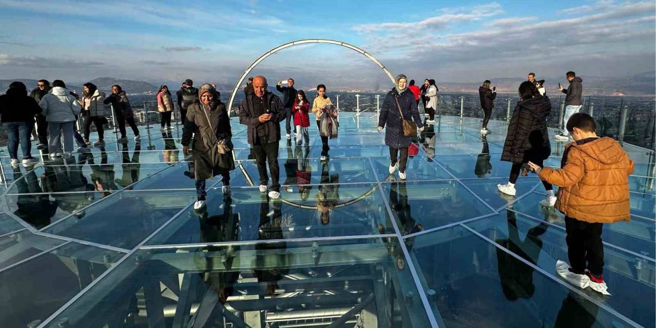 Kirazlıdere Cam Seyir Terası Bölgenin Cazibe Merkezi Haline Geldi