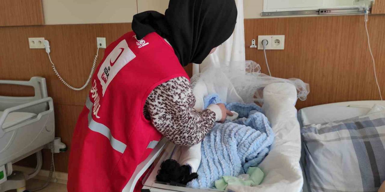 Kızılay’dan Yeni Yılın İlk Bebeklerine ‘Sevgi Bohçası’