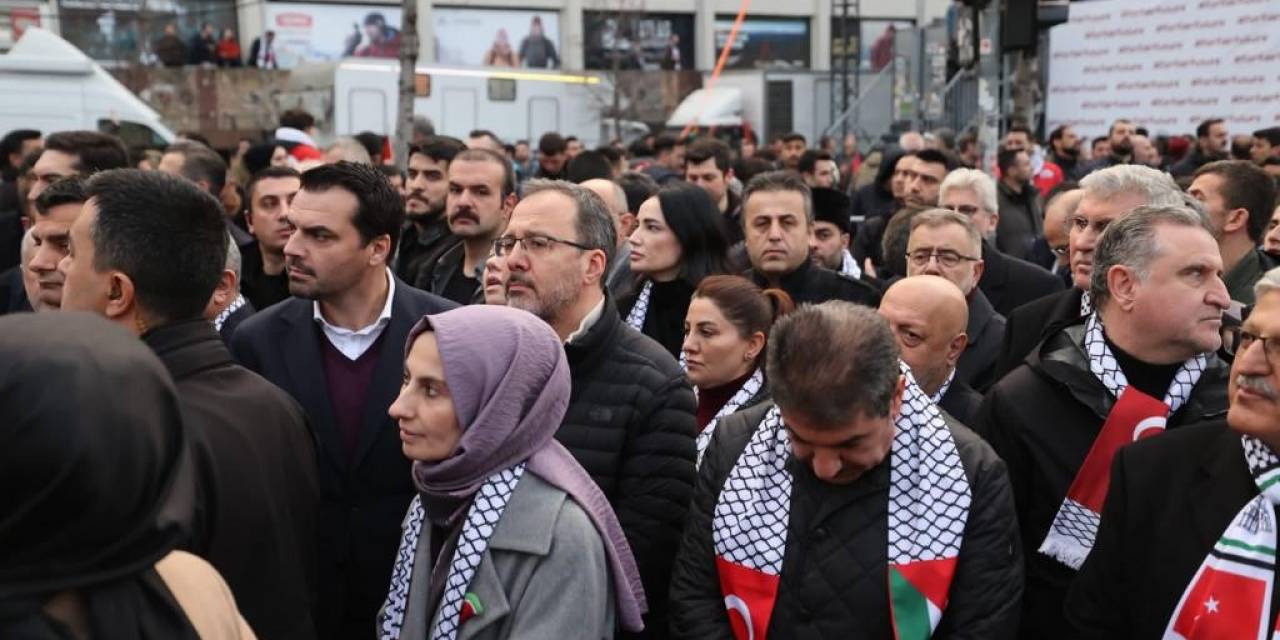 Ak Partili Kasapoğlu ’şehitlere Saygı Ve Filistin’e Destek Yürüyüşü’ne Katıldı