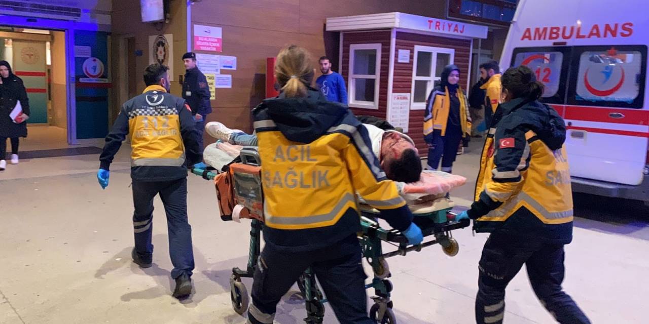Kasisten Hızlı Geçen Motosiklet Devrildi: 1 Ağır Yaralı