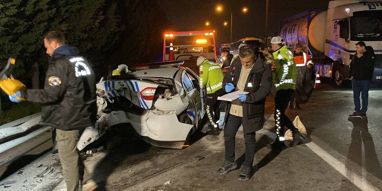 Tem Otoyolu’nda Kovalamaca Kazayla Bitti: 14 Göçmen, 4 Polis Yaralı