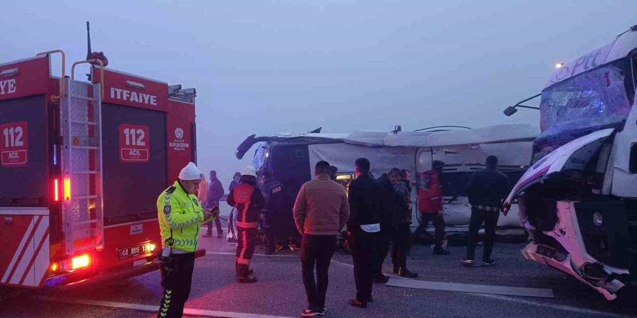 Malatya’da Yolcu Otobüsü Devrildi: 4 Ölü, 36 Yaralı