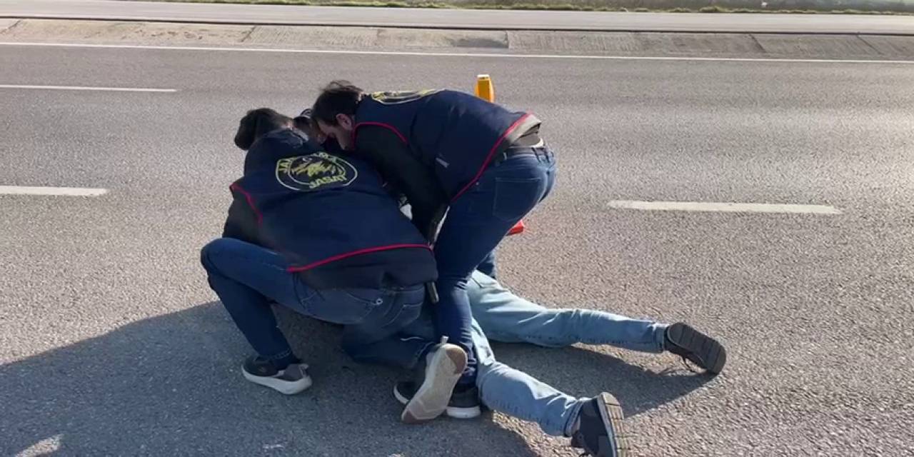 Jandarma Ekipleri Altın Dolandırıcısını Böyle Yakaladı