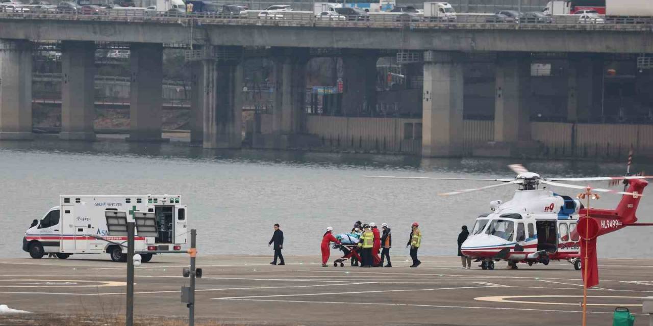 Güney Kore’de Ana Muhalefet Lideri Boynundan Bıçaklandı