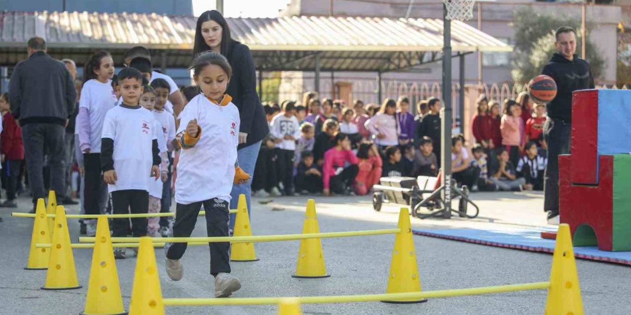 Mersin’de Sporbüs İle Çocuklar Sporla Buluşuyor