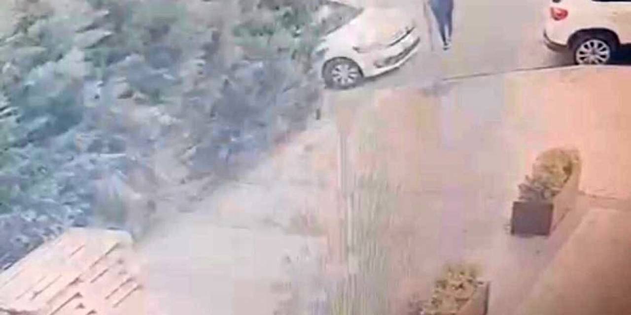 İstanbul’da Eczaneden Güneş Kremi Hırsızlığı Kamerada: Dolmuşa Binerek Uzaklaştı