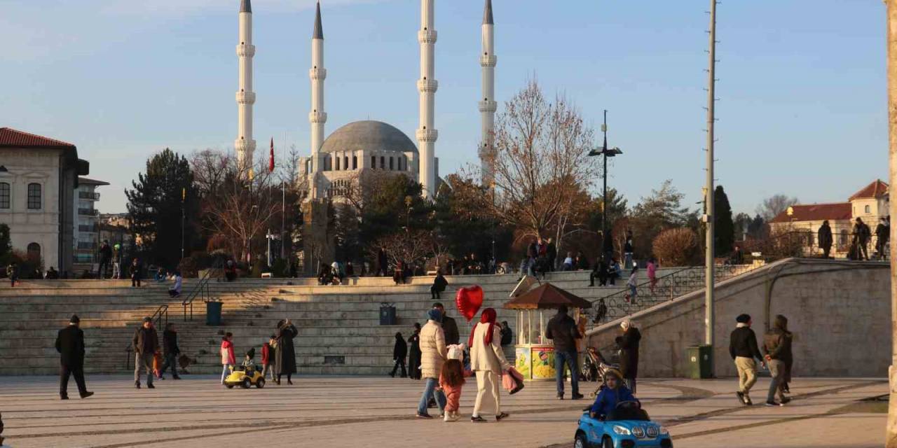 Sivas Ocak Ayında Baharı Yaşıyor Yaşıyor