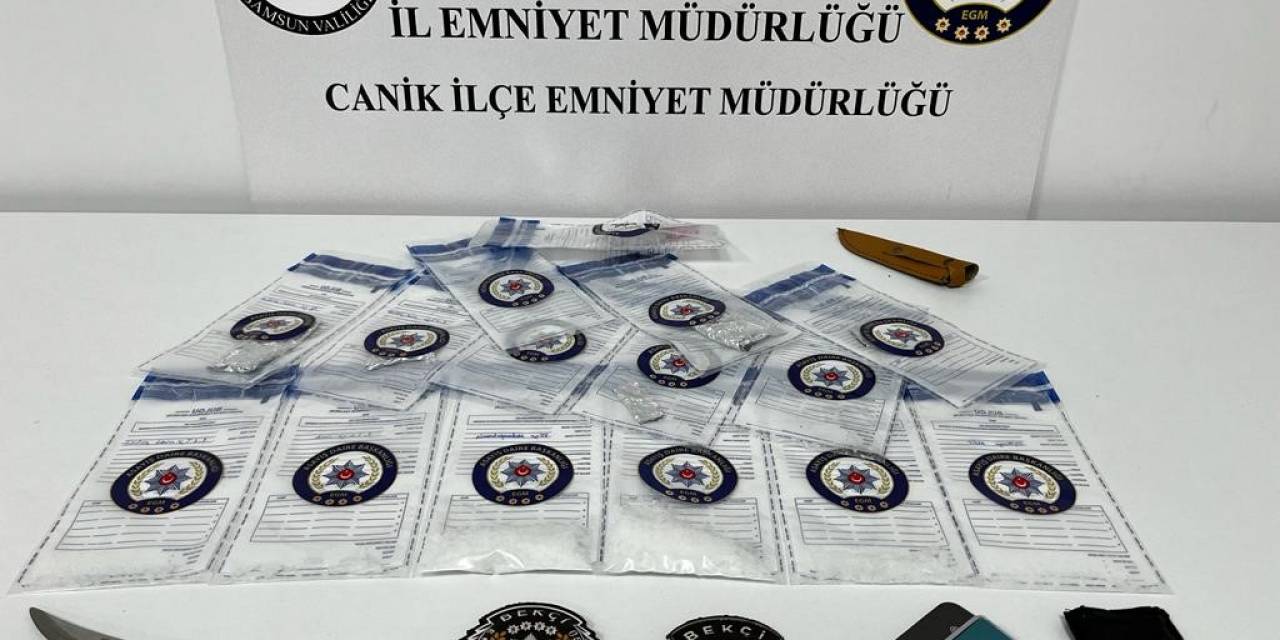 Üst Aramasında Uyuşturucu Çıkan 3 Kişiye Gözaltı