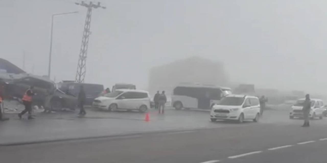 Bitlis’te Zincirleme Kaza: 18 Yaralı