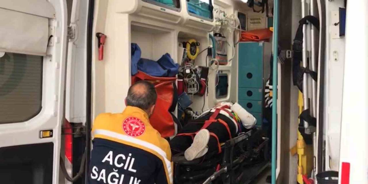 Otobüs Kazasında Yaralanan Yolcuların Tedavisi Sürüyor