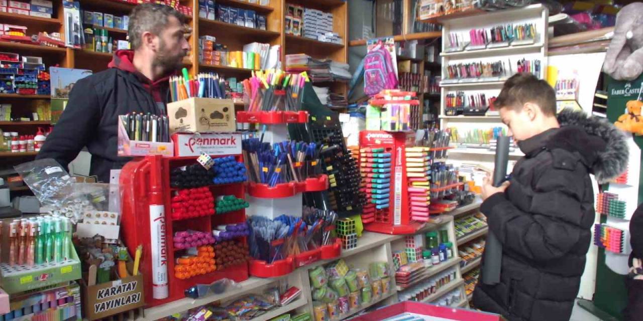 Balıkesir’de ’askıda Kırtasiye’ Uygulaması İlgi Gördü