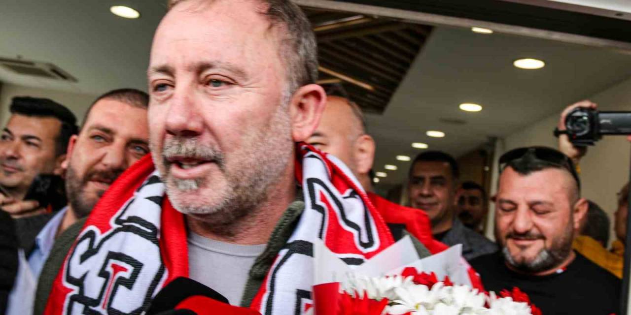 Antalyaspor’un Yeni Teknik Direktörü Sergen Yalçın, Antalya’da