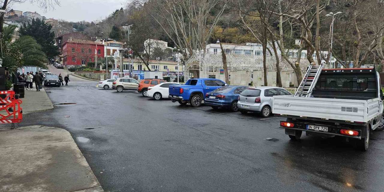 Sarıyer’de Kadın Sürücüden "Otopark Ücreti Ve Vale" Tepkisi
