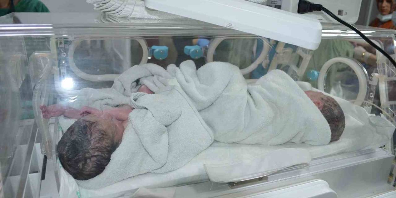 Gaziantep’te Üçüz Bebek Sevinci