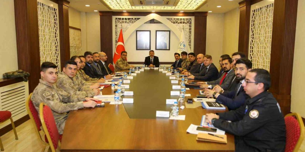 Vali Ali Çelik "Hakkari Huzurunu Yaşıyor"