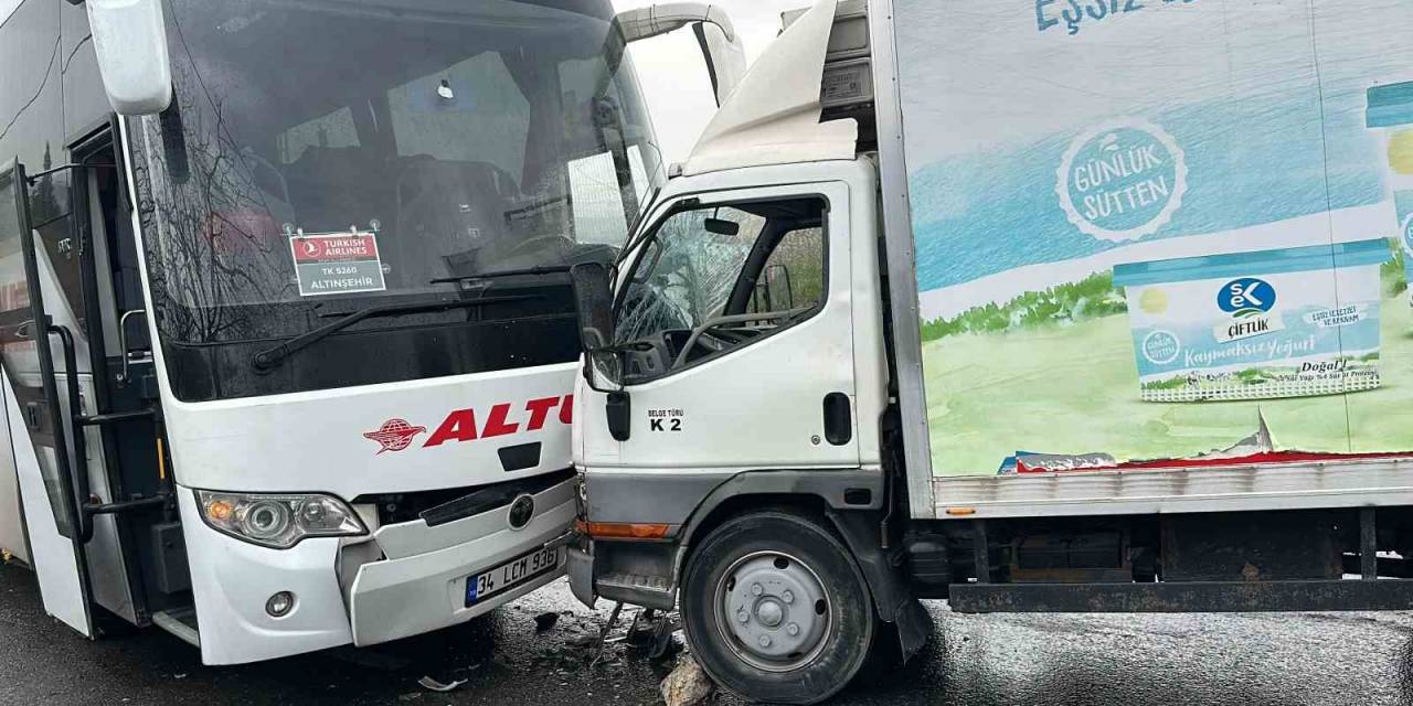 Başakşehir’de Zincirleme Kaza: 1 Yaralı