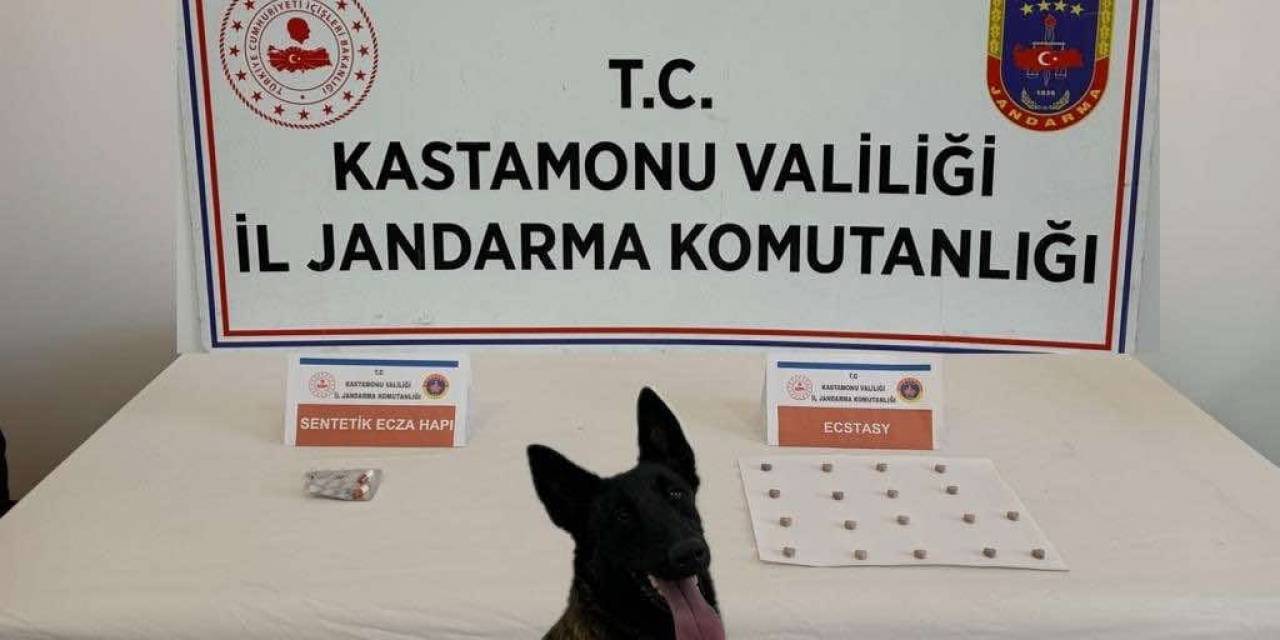 Uyuşturucu Maddeyle Yakalanan 5 Kişi Gözaltına Alındı