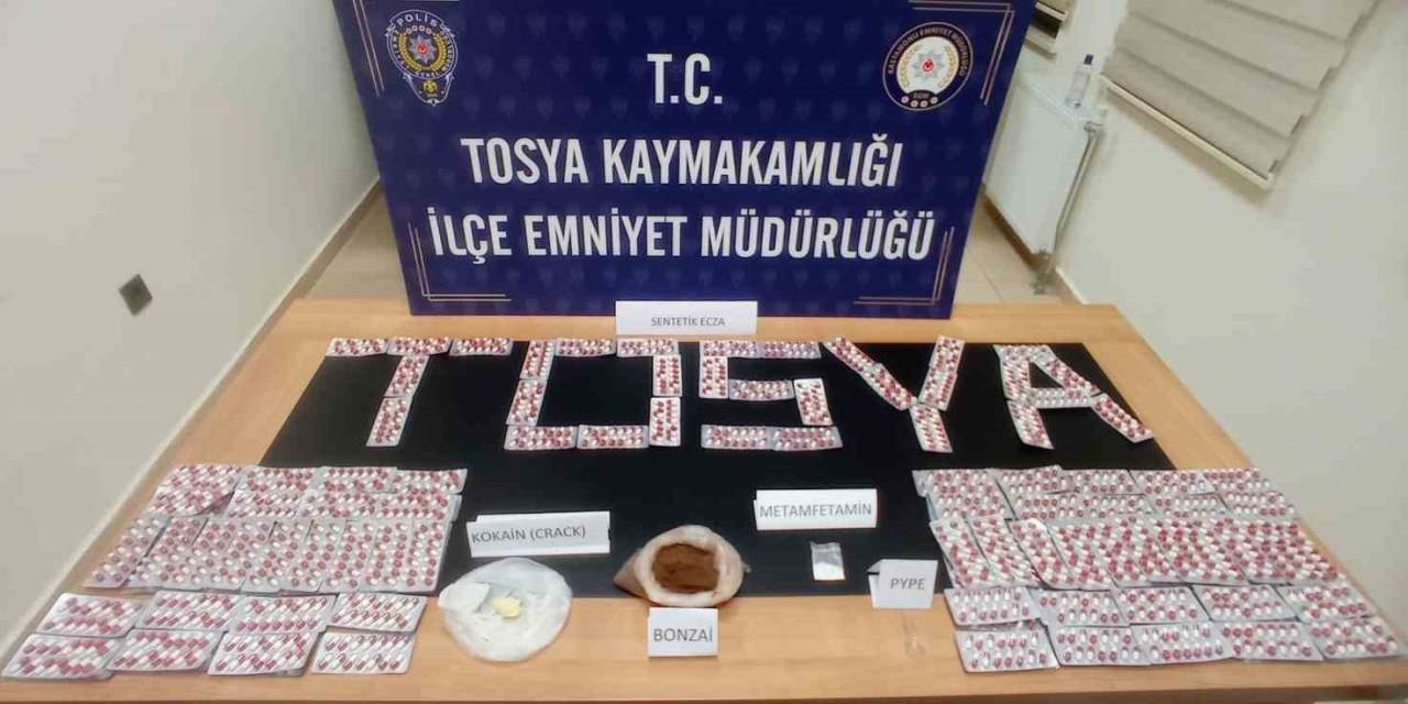 Tutuklandı, Arkadaşına Teslim Ettiği Çantada Uyuşturucu Ele Geçirildi: 3 Gözaltı