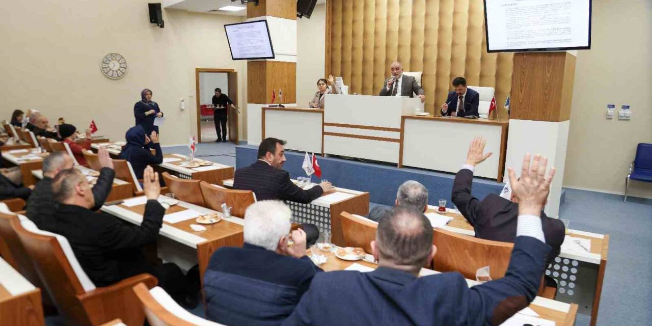 Başkan Sandıkçı: “Türkiye Yüzyılı’nda İlçemizi Geleceğe Taşımak İçin Kararlılıkla Çalışmaya Devam Edeceğiz”