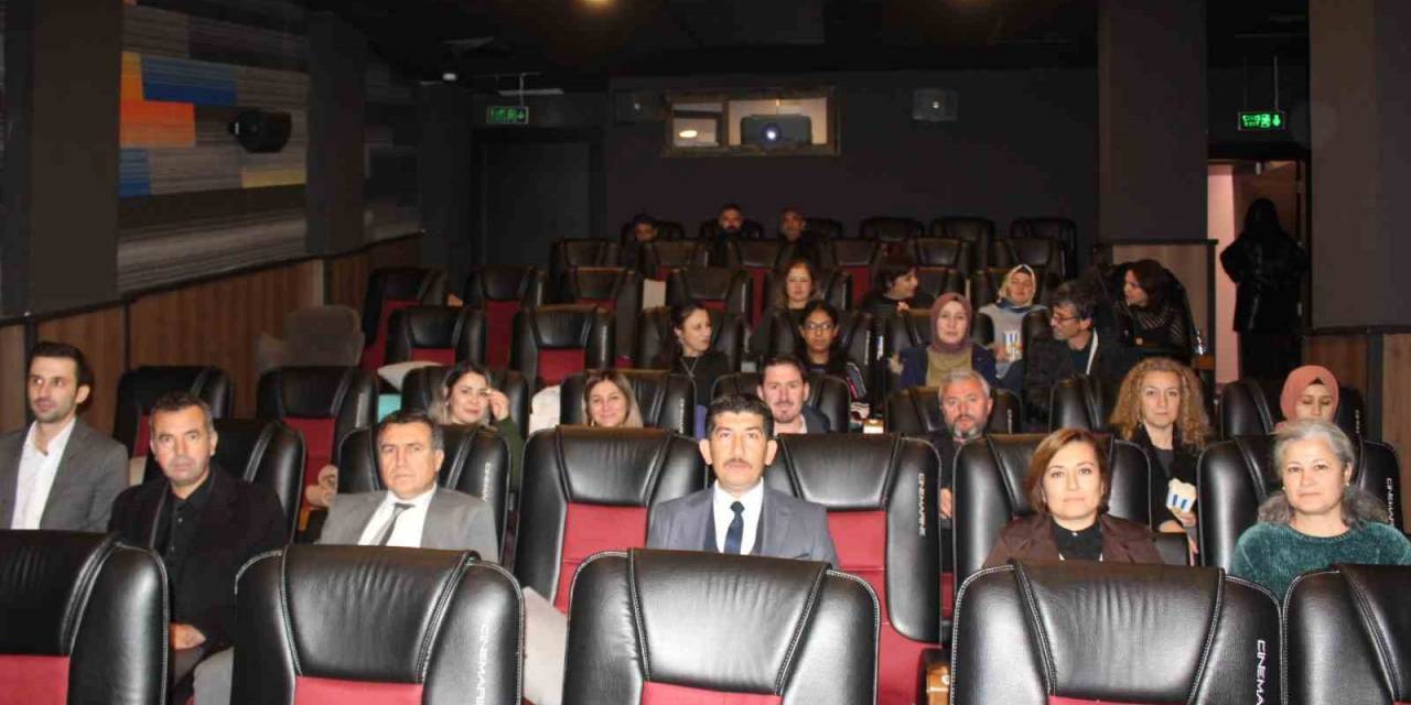 Köyceğiz’de Öğretmenler ‘Aybüke; Öğretmen Oldum Ben’ Filmini İzledi