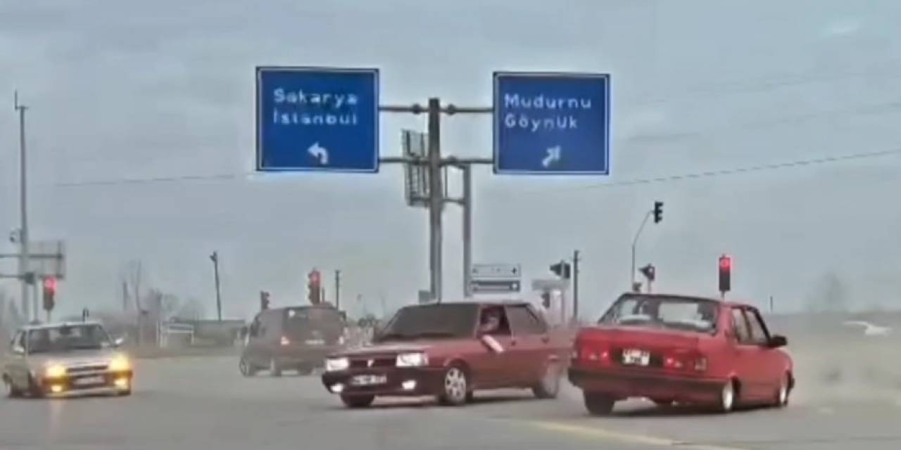 Bu Kadarına Pes Dedirtecek Görüntü: Kara Yolunu Kapatarak Böyle Drift Attılar