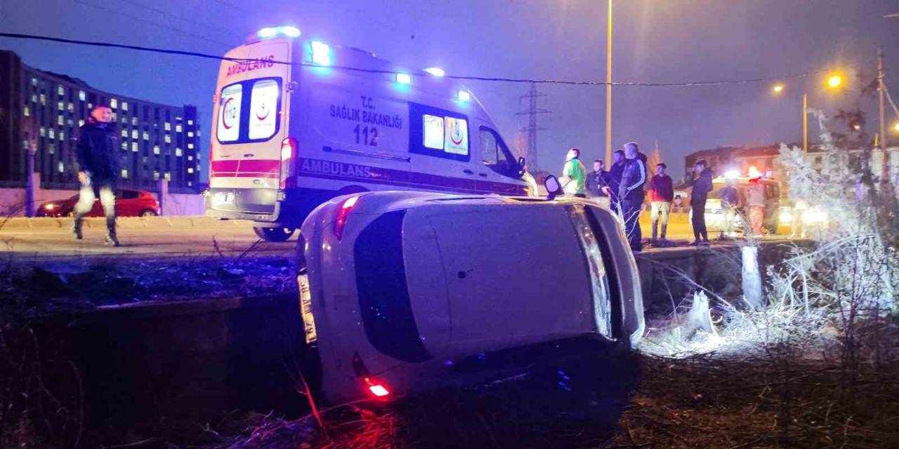 Otomobil Yan Yattı: 3’ü Çocuk 5 Kişi Yaralandı