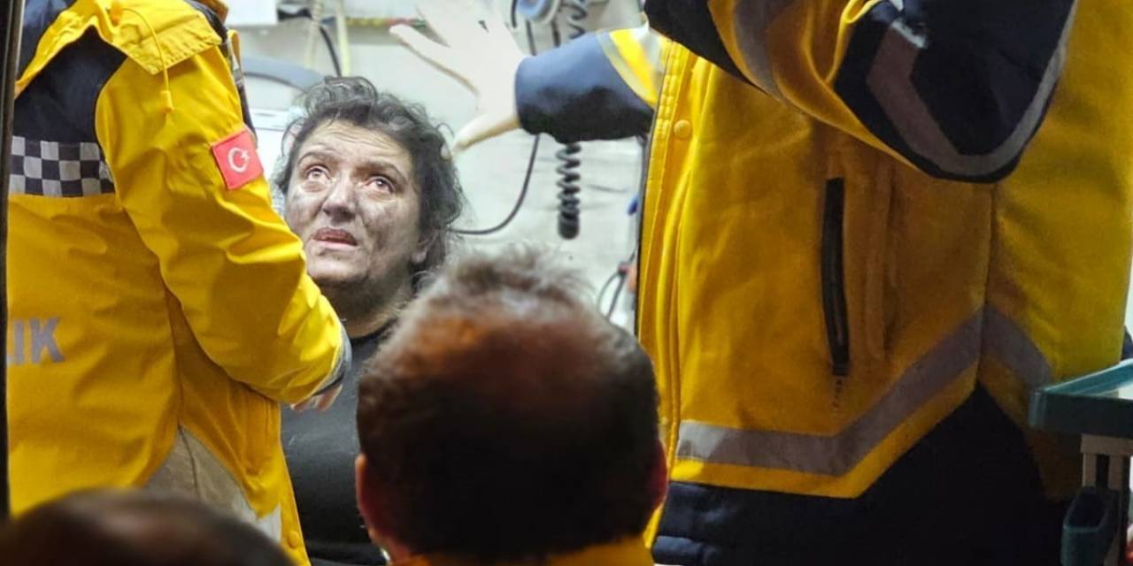 Şarjda Bırakılan Telefon Faciaya Neden Oluyordu: Anne Ve 4 Çocuğu Dumandan Etkilendi