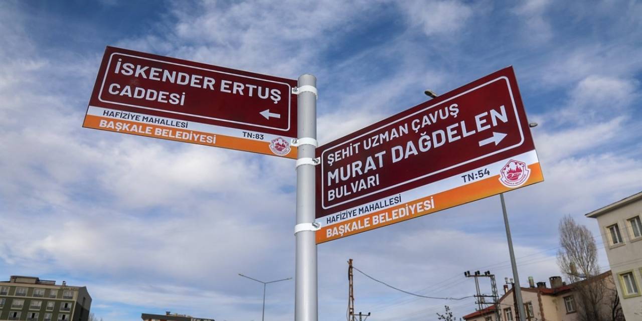 Başkale’deki Sokak Ve Cadde Tabelaları Yenilendi