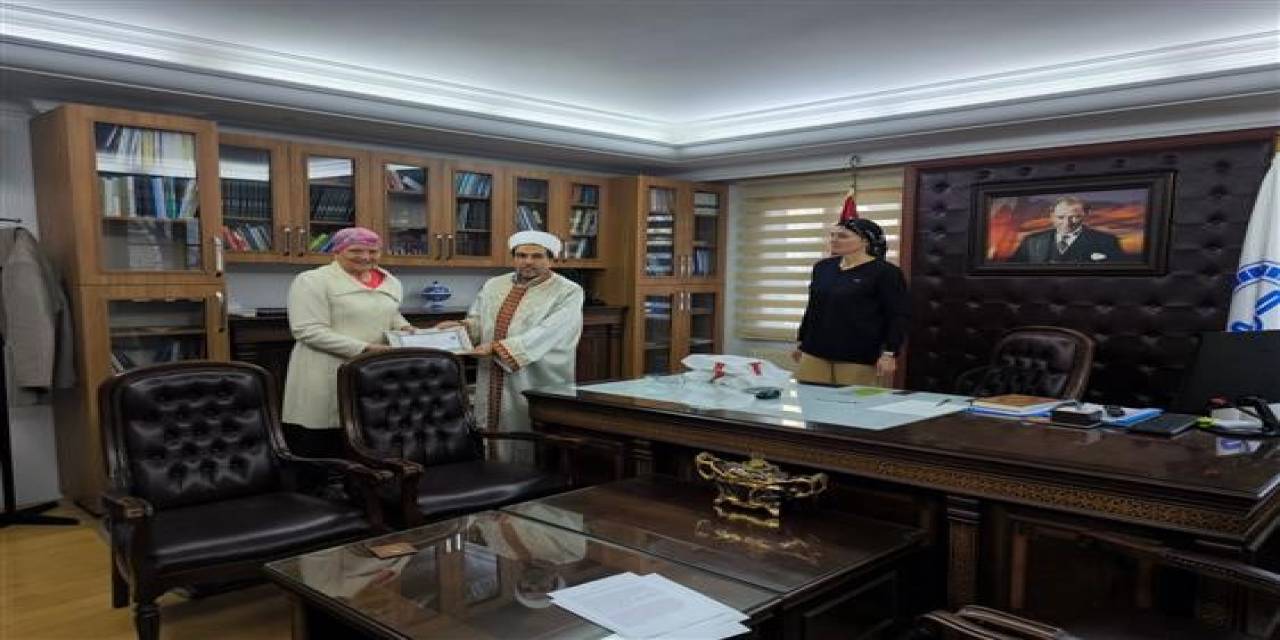 Hollandalı Kadın Müslüman Oldu