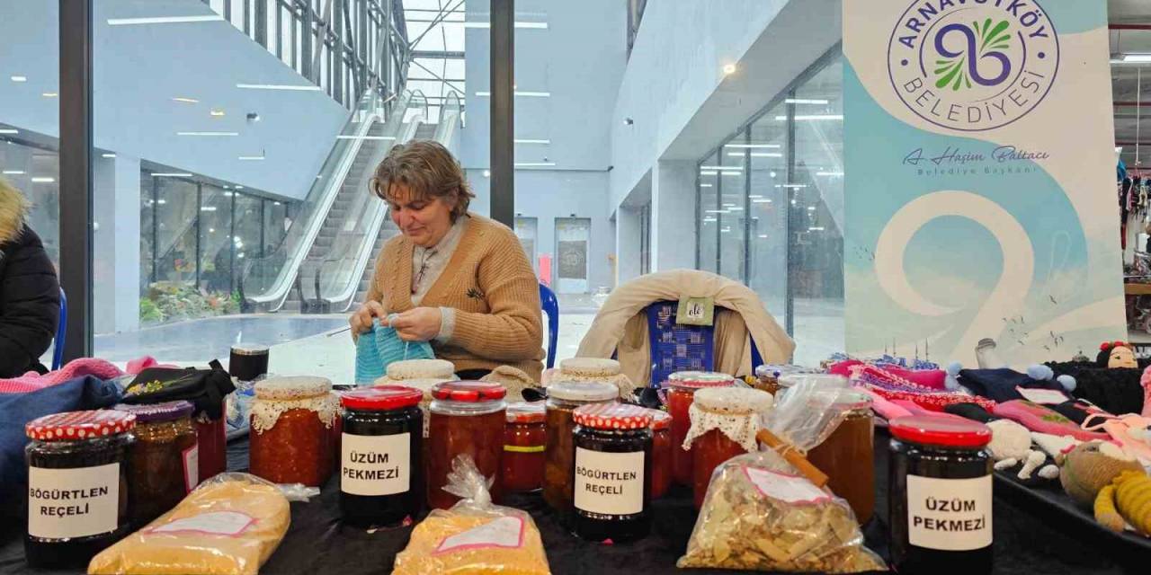 Arnavutköylü Kadınlar "El Emeği Göz Nuru" Standında Ürünlerini Satma Fırsatı Buluyor