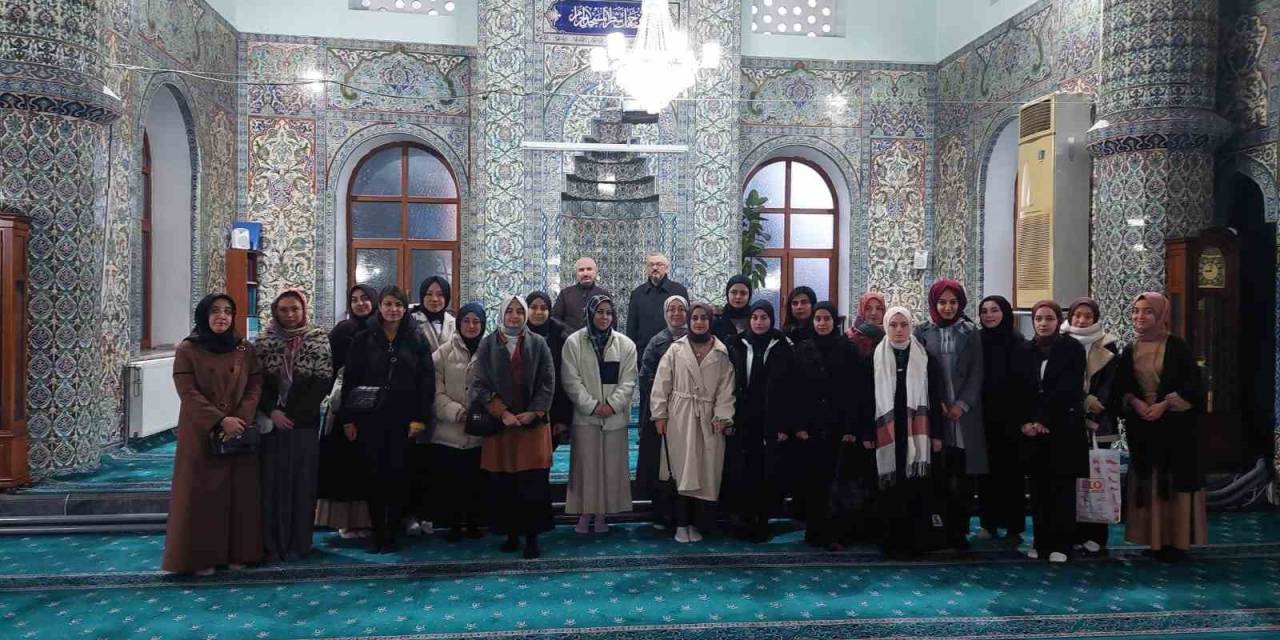 Gediz’de ’ailece Camideyiz, Milletçe Duadayız’ Sabah Namazı Buluşması