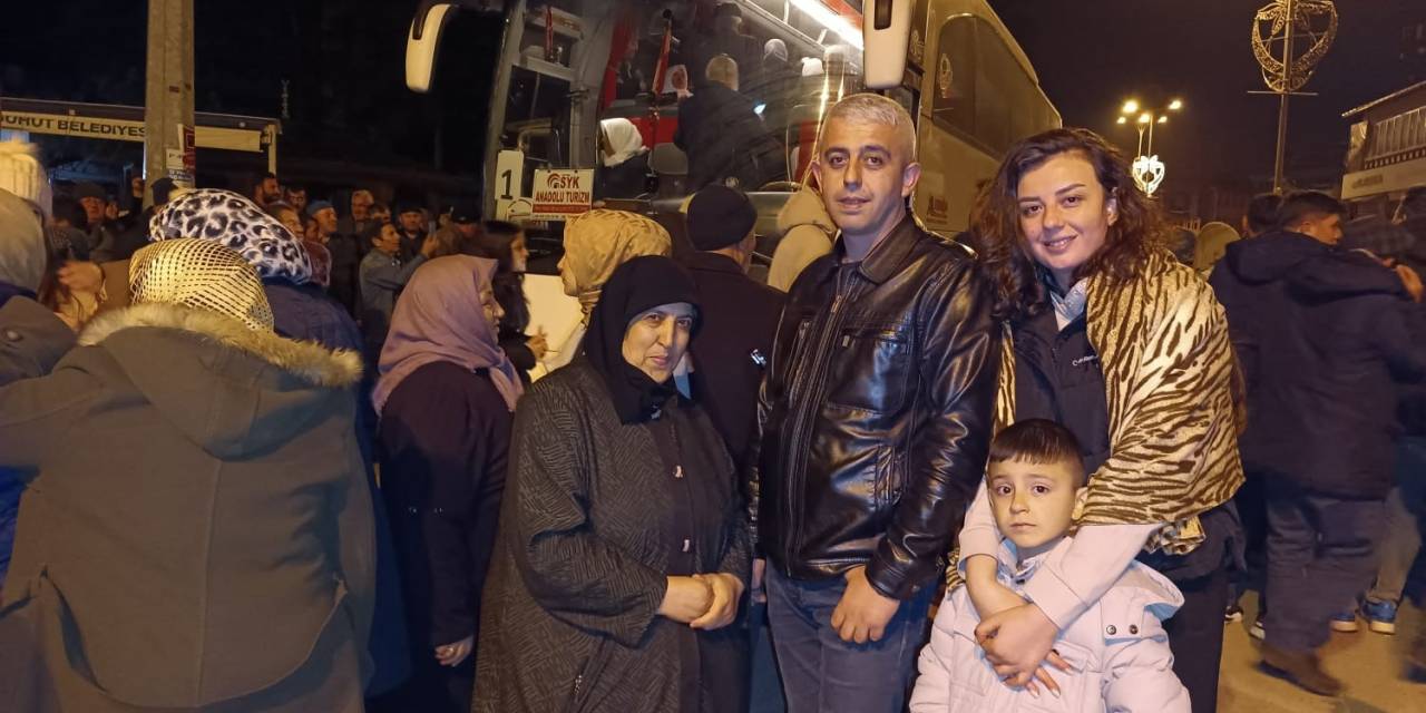 Şuhut’ta 90 Umre Yolcusu Dualarla Uğurlandı