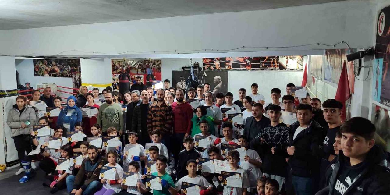 Elazığlı Gençler, Türkiye Kick Boks Şampiyonasına Hazırlanıyor