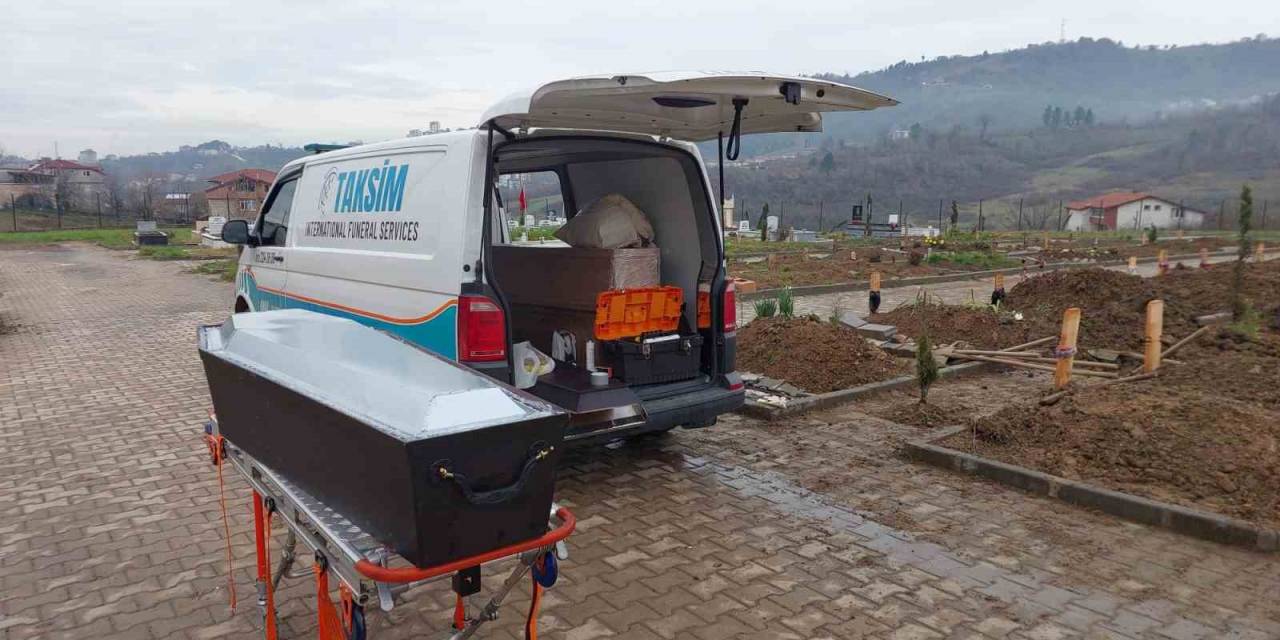 Kimsesizler Mezarlığına Defnedilen Ukraynalı Gemicinin Mezarı Açıldı