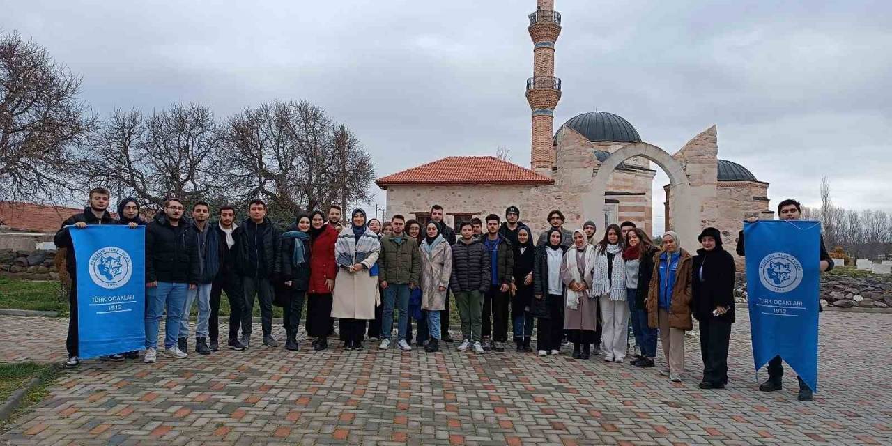 Türk Ocakları Eskişehir Şubesi Gençlik Kolları Kültür Gezisi Düzenledi